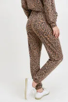 Soft Leopard Slant Pocket Jogger