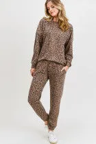 Soft Leopard Slant Pocket Jogger
