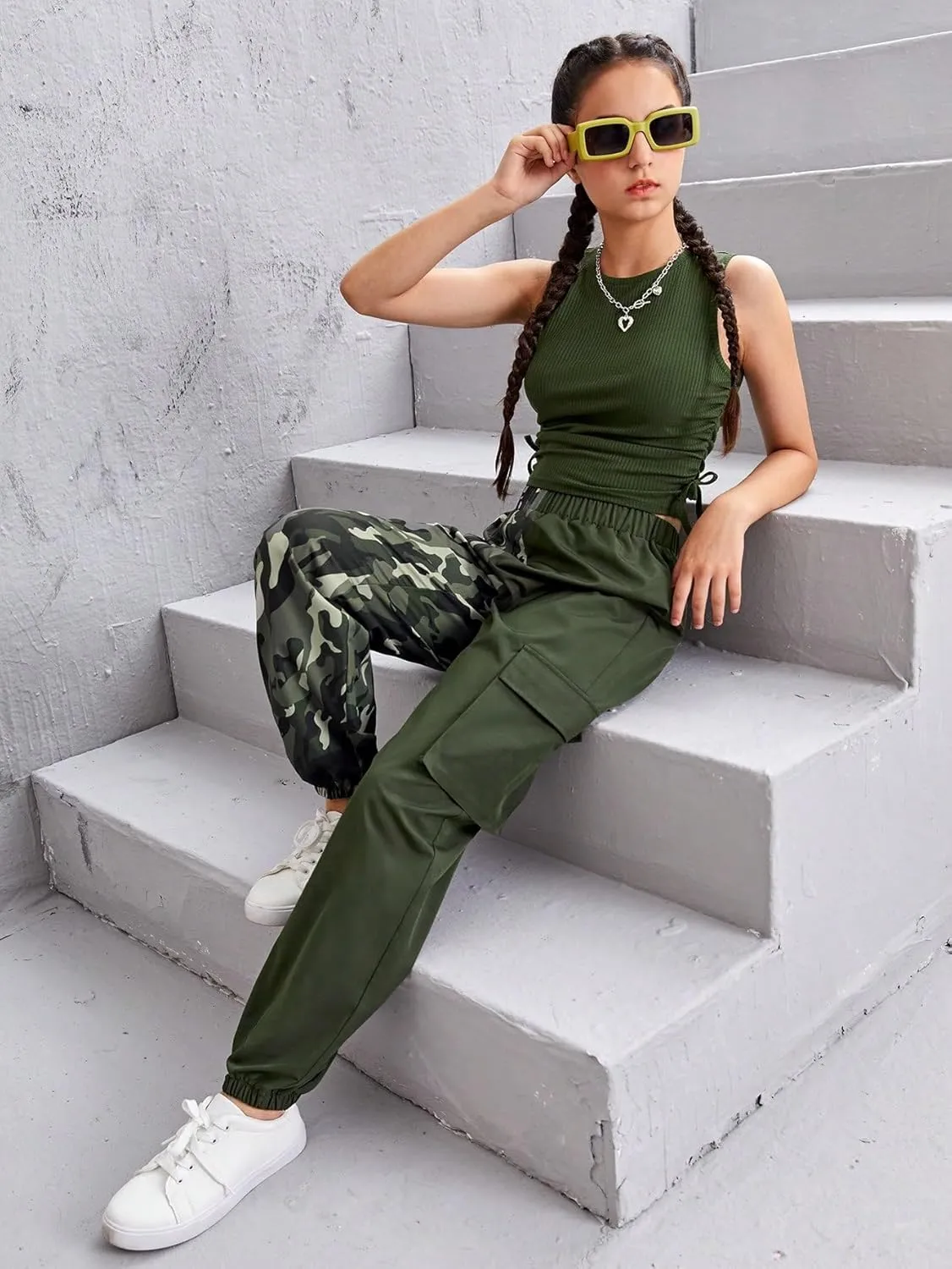 Verdusa Girl's 2 Piece Outfit Ruched Crop Tank Top with Colorblock Cargo Pants