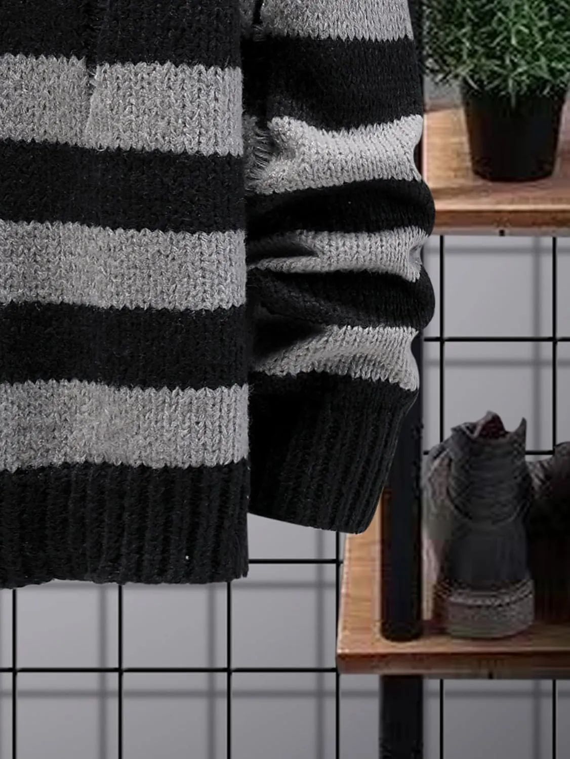 Verdusa Men's Distressed Contrast Binding Round Neck Sweater Striped Long Sleeve Knit Top