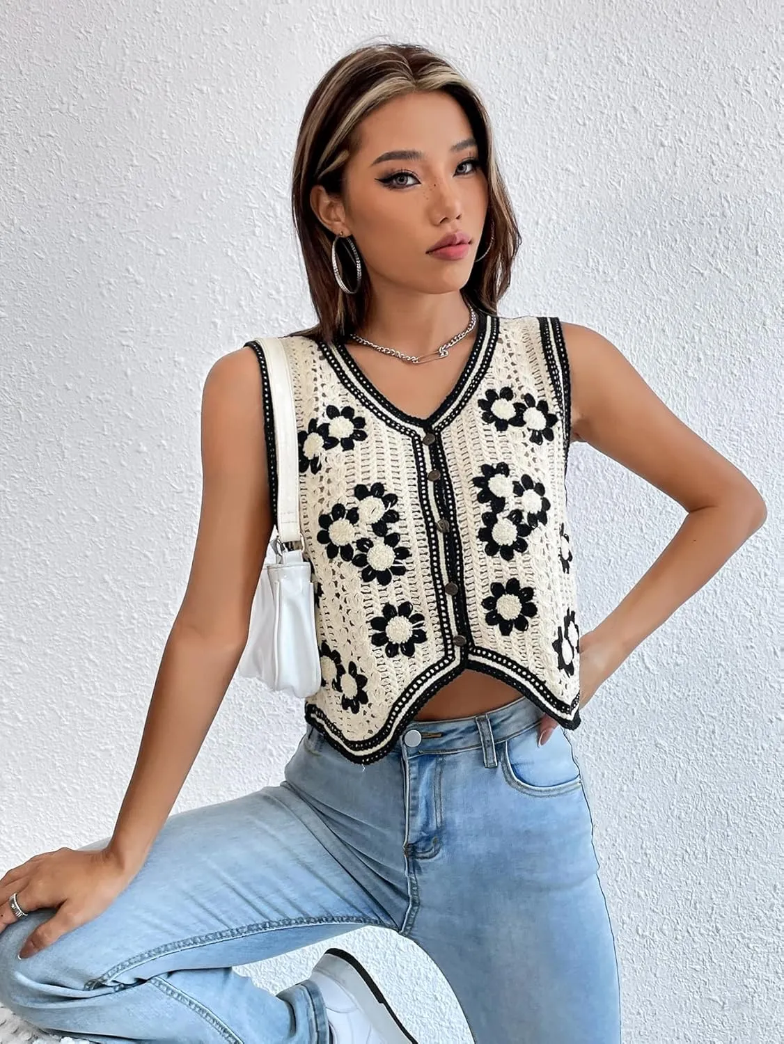 Verdusa Women's Button Front Sleeveless V Neck Crochet Embroidered Knit Sweater Short Vest