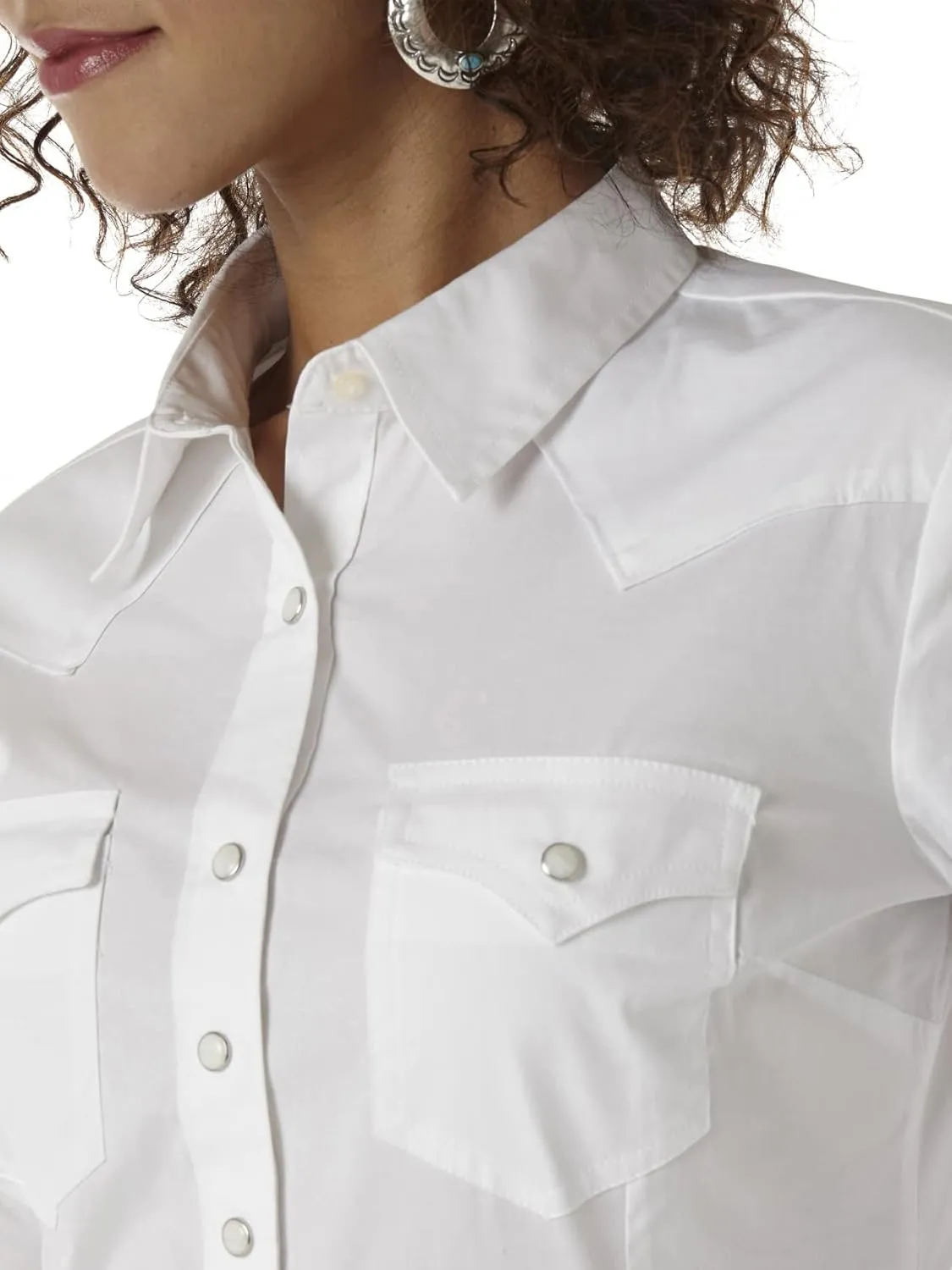 Wrangler Women's Western Yoke Two Snap Flap Pocket Shirt